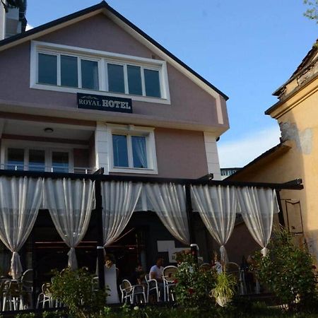 Royal Hotel Peshkopi Albania Esterno foto