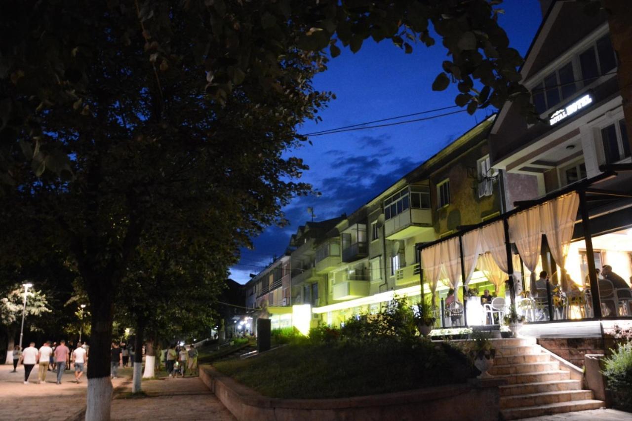 Royal Hotel Peshkopi Albania Esterno foto