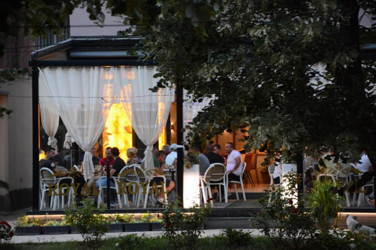 Royal Hotel Peshkopi Albania Esterno foto
