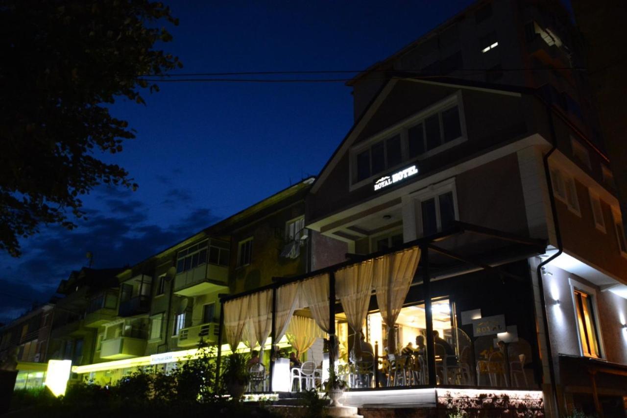 Royal Hotel Peshkopi Albania Esterno foto