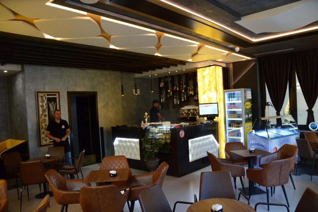 Royal Hotel Peshkopi Albania Esterno foto