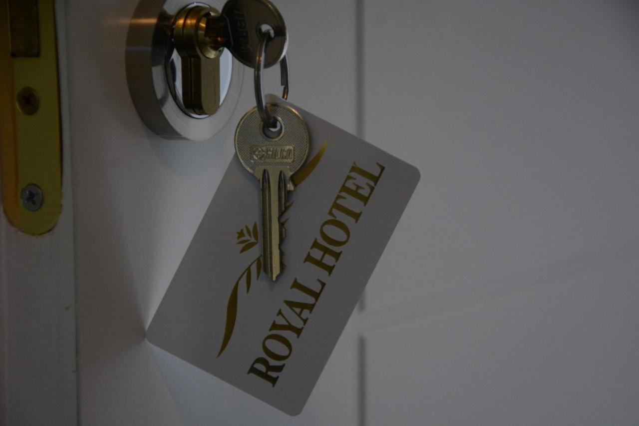 Royal Hotel Peshkopi Albania Esterno foto